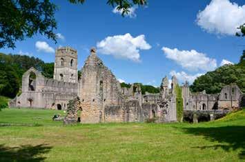Severní Anglie - York, Whitby, Flamborough Head, Malham, Cambridge Objevíte tajemství severní Anglie a budete okouzleni nepoznanou krásou Yorkshire Dales. 1.