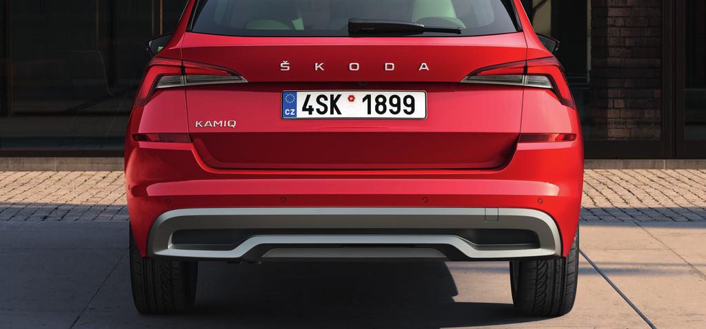 ŠKODA CROSSOVER KAMIQ je při pohledu zezadu snadno rozpoznatelný.
