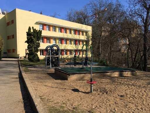 MŠ Kroupova Praha 5 snížení energetické náročnosti objektu Registrační číslo projektu: CZ.05.5.18/0.0/0.0/16_039/0004254 Operační program: OP Životní prostředí, výzva č. 39 Období realizace: 01. 06.