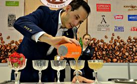 40 REPORTÁŽ listopad prosinec 2017 Svět barmanů NEWS 41 CBA stage na veletrhu For Gastro & Hotel Pampero Cup ovládl s kovbojským drinkem Tomáš Nyári V hlavní roli sedm barmanů a rum Pampero.