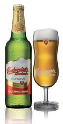 52 SERIÁL listopad prosinec 2017 Svět barmanů SERIÁL 53 Vše, co potřebujete znát o pivu! Kniha o pivu zve k ochutnávání Svět se mění rychle. A svět piva v současné době nabírá ještě větší obrátky.
