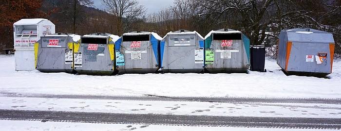 Svoz odpadu - popelnice - úterý sudé týdny květen - září - každé úterý říjen - duben - plast - úterý sudé týdny - papír - úterý liché