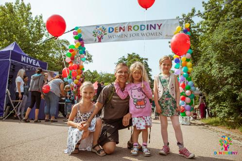 DEN RODINY MPSV slavilo mezinárodní den rodiny v Brně května pořádal Odbor rodinné politiky 14. 15.