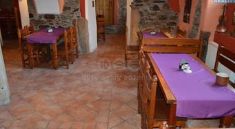 670), užitná plcha 90 m², pzemek 2 638 m² Prdej rdinnéh dmu s nebytvými prstry, sklady, garáží, stdlu a zahradním dmkem v Městysu Žinkvy.