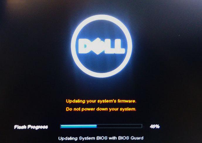9 Po dokončení se systém restartuje a proces aktualizace systému BIOS je dokončen. Systémové heslo a heslo pro nastavení Tabulka 30.