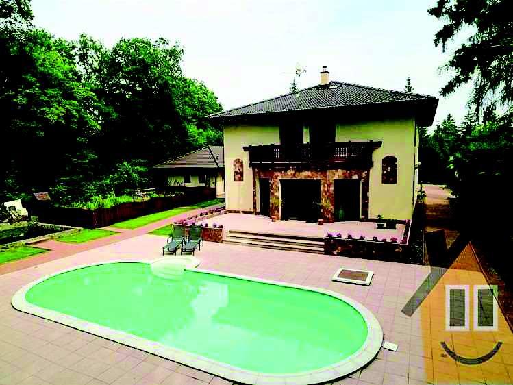 Srovnávané nemovitosti 1. Identifikace Záznam o prodeji srovnávané nemovitosti è. 1 Prodej, Rodinný dùm, 278 m 2, Bøezová, Statenice, okres Praha-západ Celková cena: 20.599.