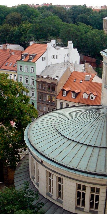 O VŠEOBECNÉ FAKULTNÍ NEMOCNICI V PRAZE 9 VFN umožňuje odborné praktické vyučování žáků středních a vyšších škol, může provádět kvalifikační kurzy k získání způsobilosti k výkonu povolání nižších a