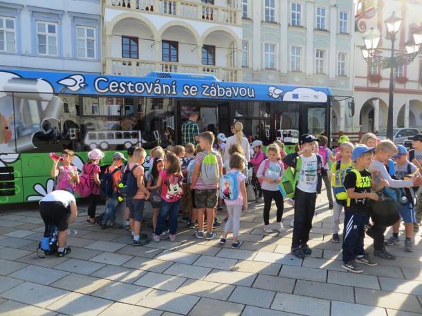 Středisko volného času Fokus zajistilo po celé dopoledne hry a různé pohybové aktivity pro děti, pro menší děti zajistilo program Rodinné centrum Mozaika.