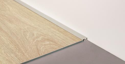 3. Koncový profil Xtrafloor - Elegantní hliníkový profil pro minimalistický design, který podlaze propůjčuje elegantní a moderní vzhled Chcete-li se vyhnout