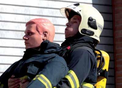 Září Bezpečnost ve městě MĚSTSKÉ LISTY 11 Nejtvrdší hasič přežije Z volného překladu Toughest Firefighter Alive, veřejnosti známé pod zkratkou TFA, se jedná o nejnáročnější soutěž hasičů, která má