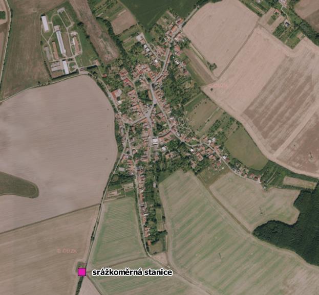 Umístění srážkoměrné stanice v obci Vážany V