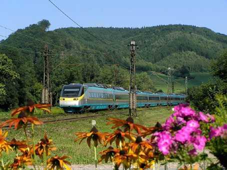 nově modernizované tratě je třeba koncipovat na rychlost až 200-230 km/h (Brno - Přerov, Plzeň - Domažlice, Ústí n.o. - Choceň) na již modernizovaných tratích zvyšovat rychlost až na 200 km/h (Brno - Břeclav, Choceň - Pardubice.