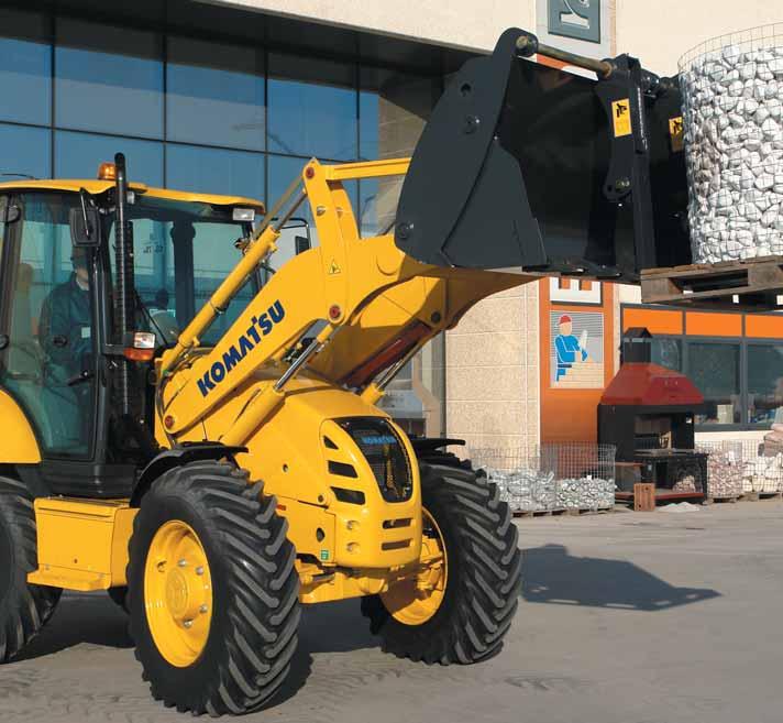 Zcela nová je i konstrukce podkopového zařízení: uspořádání je funkční a jednoduché, hydraulická potrubí a hadice jsou vedeny podél výložníku.
