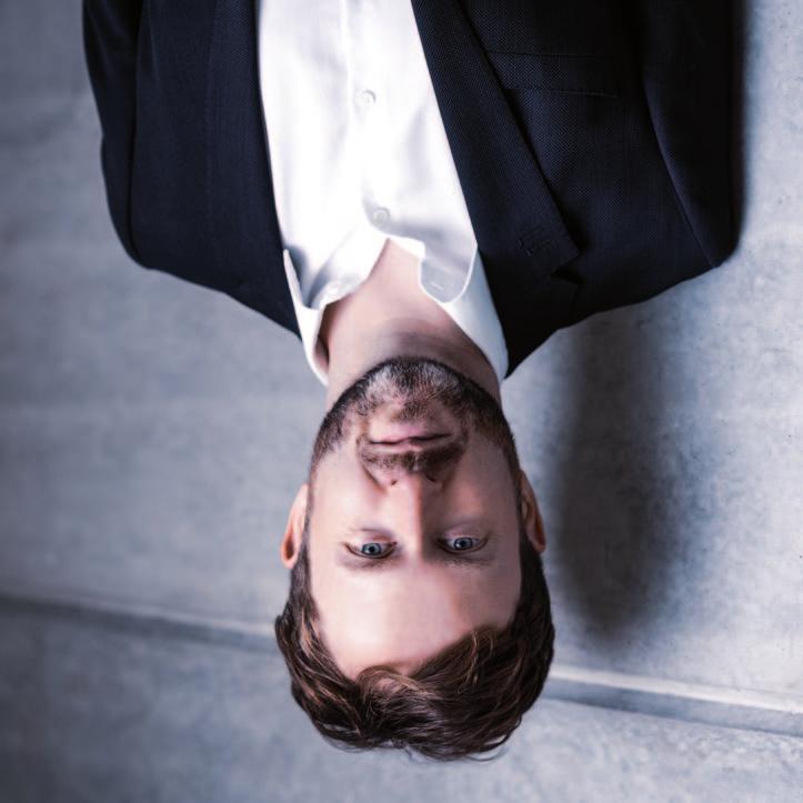 Lukáš Vasilek HLAVNÍ SBORMISTR PRINCIPAL CONDUCTOR Lukáš Vasilek vystudoval dirigování a hudební vědu.