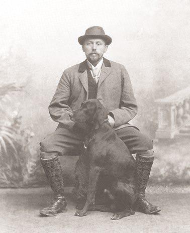 Pan František Vojtěch se narodil 16. července 1866 ve Zlivu u Libáně. Již od svého mládí se věnoval loveckým psům. Vystudoval vyšší lesnický ústav v Bělé pod Bezdězem.