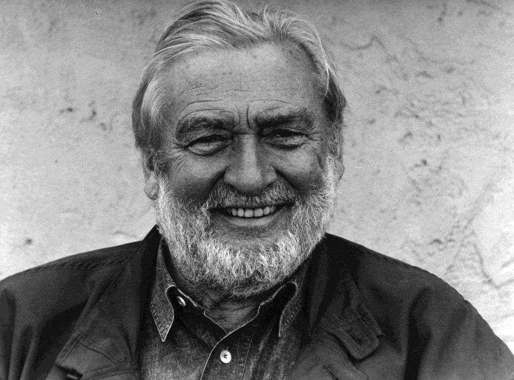 Eamesových jako připomenutí a ohlednutí se za životem těchto dvou slavných designerů. [14] 5.2 Verner Panton (1923-1998) Obr.
