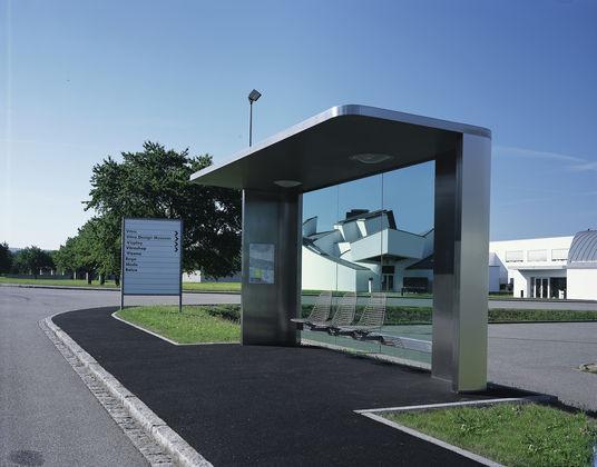 6.9 Autobusová zastávka Jasper Morrison, 2006 Obr.