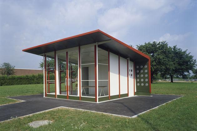 6.12 Petrol Station Jean Prouvé, 1953/2003 Obr. 37 Benzínová stanice Čerpací stanici navrhl Jean Prouvé a jeho bratr Henry.