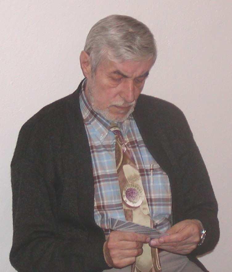 Víkendové rozvernosti (3) Léka léí Je krásný sobotní veer a všichni jsou už po veei. Práv jsem se vrátil do salónu a vidím, že se nco dje.