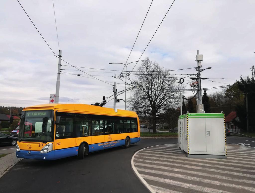 INSTALLATIONS ZLÍN Napájecí stanice je umístěna na točně trolejbusu, kde končí trolejové vedení.