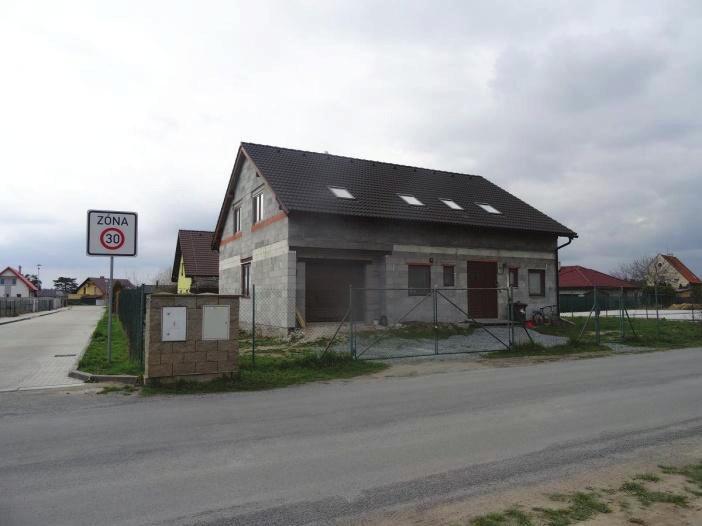 Znalecký posudek č. 2531 / 26 / 2019 pozemek p.č.st.440, jehož součástí je rozestavěný rodinný dům, včetně pozemku p.č.669/23, příslušenství, trvalých porostů (LV č.