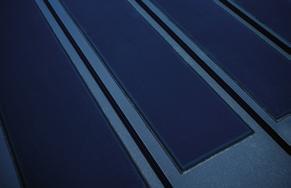 Nadčasový střešní profi l Lindab SRP Click Lindab SolarRoof obsahuje kvalitní střešní krytinu Lindab SRP Click s moderní povrchovou úpravou a integrované solární panely.