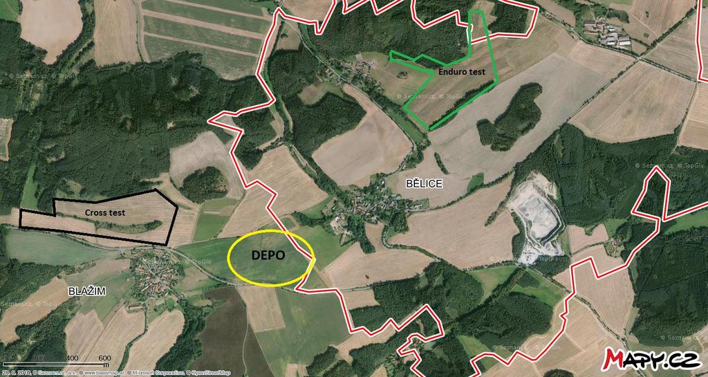 Za Kamenolomem Bělice odbočit vlevo stále po 114 směr Blažim. Po 500m bude po pravé straně areál závodiště.