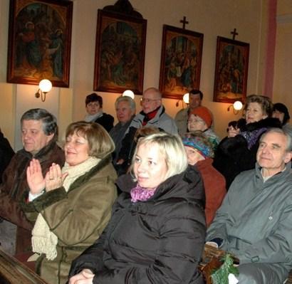 Středisko charitních sociálních služeb (SChSS) v Bratronicích Adresa: Mgr. Danka Samková, Bratronice 35, 273 63 Bratronice Telefon: 737 657 156 E - mail: bratronice.str@seznam.