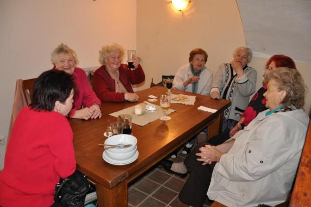 Středisko charitních sociálních služeb (SChSS) ve Voticích Adresa: Přemysl Petrák, Husova ul. 800, 259 17 Votice Telefon: 737 071 699 E - mail: kolombo@email.