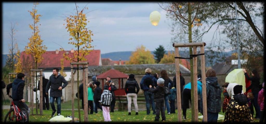 prosinec 2016 strana 9 V sobotu 29. října 2016 jsme v době podzimních prázdnin uspořádali pro mladší i starší občany halloweenské setkání.