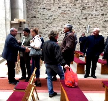 připomenout, že vše co učinil, učinil s pomocí všech, kterými se obklopil Ve vší skromnosti