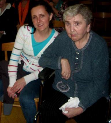 Ve zpěvu ho doprovázela sólistka opery Klára Curilová a klavírní doprovod Marie Riegelová.