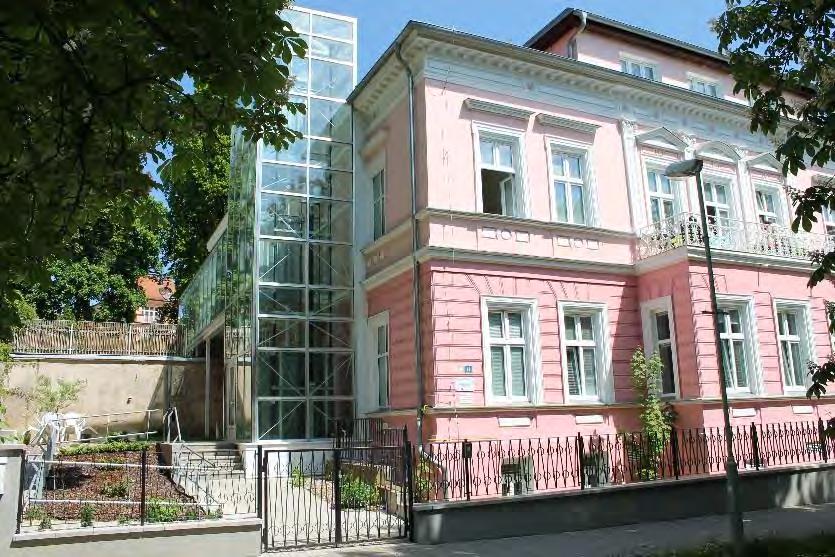2/2016 - Materiálně-technický standard pro služby sociální péče poskytované pobytovou formou naplňujeme, podmínky jsou lepší, než standard předpokládá Také bylo nutné zvážit ekonomickou únosnost změn.