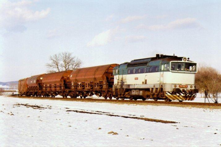 foto Stanislav Čepek uprostřed: 750.042 s Mn 91060 u Hulína, 1. března 2006.