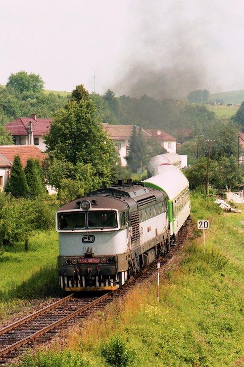 MAGAZÍN FOTOGALERIE LOKOMOTIVY.NET Nejen nákladní dop ravou na "Zlínce" byly ostravské "hondy" živy.