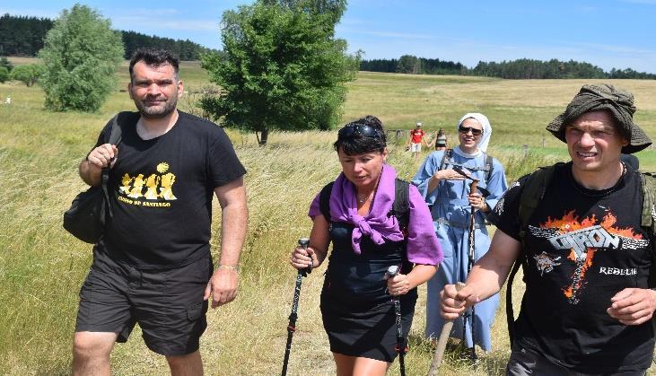 Diecézní pouť program mládeže I když to vypadá, že září je hodně daleko, tak chci jen připomenout, že v září budeme opět s mládeží účastni Diecézní poutě v Teplé. Budeme již odjíždět v pátek 13. 9.