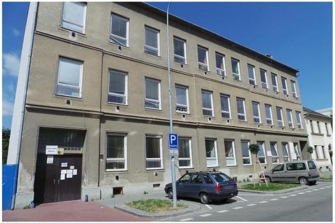 Součástí této investiční akce bylo především: výměna dřevěných výplní otvorů, zateplení obvodového pláště, zateplení a nový hydroizolace plochých střech, zateplení půdy v budově A, rekonstrukce