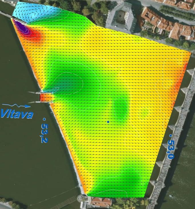 polí v podjezí pevného šikmého a lomeného jezu bez energetického