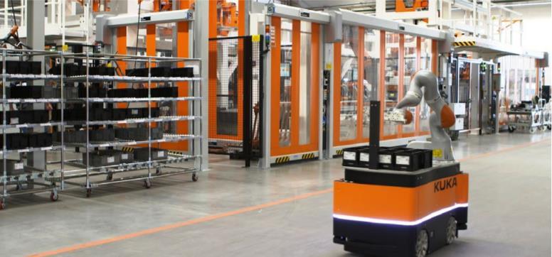 Industrie 4.0 představuje základní změnu ve výrobě. IT a internetové technologie se používají stále více a více značně v produktech a v továrnách.