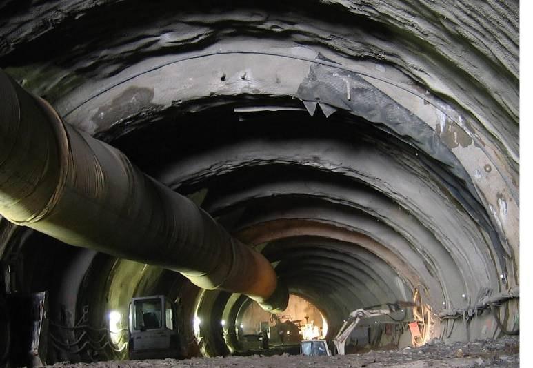 Pohled na úsek tunelu ražený pod ochranou