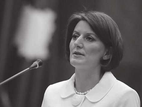 kdysi zmínil, že jeho otec Angel byl keltského původu. Lucić dále říká, že lze najít mnoho jazykových podobností mezi názvy míst, různými starobylými nápisy po celém světě a současnou srbštinou.