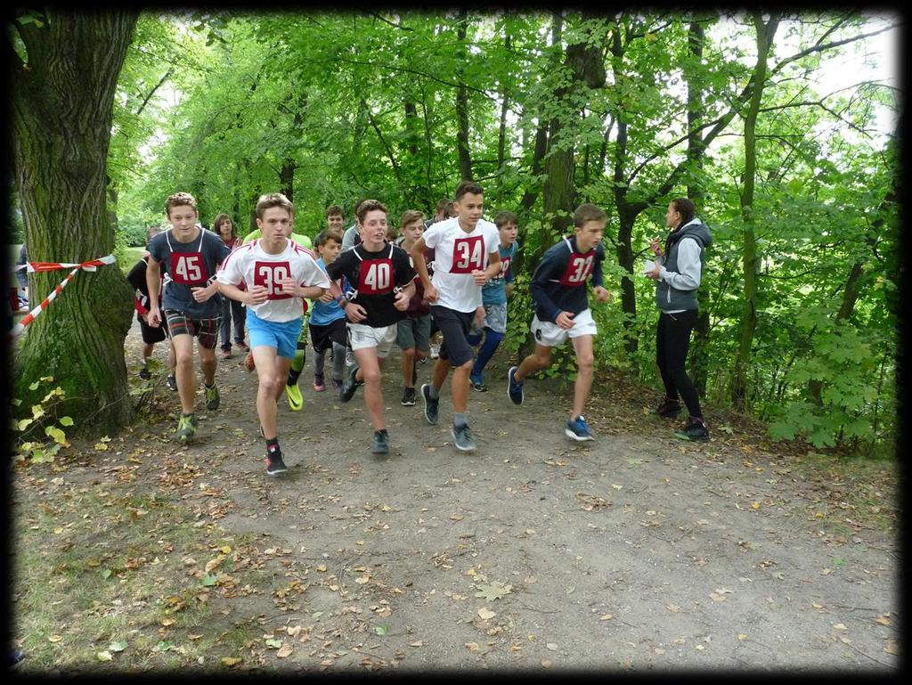 Krajská kola: Florbal 4. a 5. tříd ZŠ Také v tomto školním roce pořádala naše organizace základní a okresní kola soutěží pro školy. Soutěže byly financovány z vlastních zdrojů organizace.