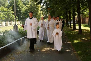 Primiční mši sv. sloužil novokněz P. Václav Revenda. K oltáři jej doprovodili kněží spojení s naší farnosti.