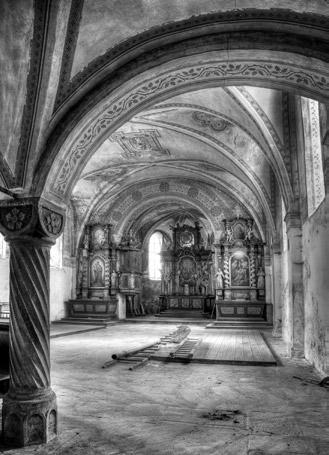 Interiér kostela Nejsvětější Trojice