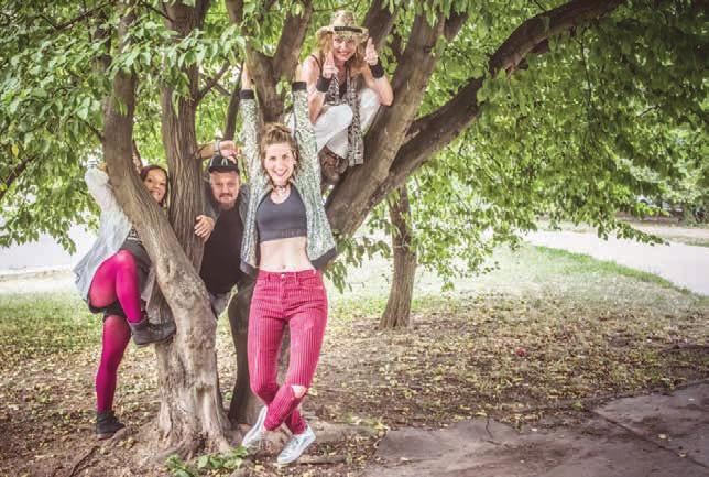 Na koncertě je doprovodí The Truth Is Out There, kteří jsou naopak ve Strážnici jako doma a přivezou také své zbrusu nové album All Little Revolutions.