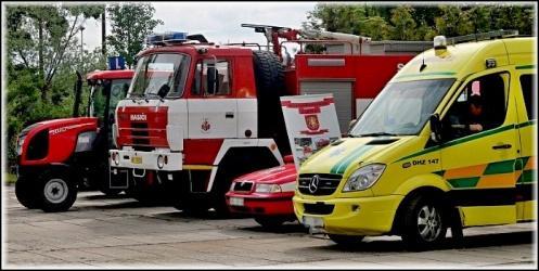Pro příchozí byl opět připraven pestrý program. Kromě pohádkových postav na soutěžních stanovištích (žáci ISŠ) zde byly zastoupeny všechny složky integrovaného záchranného systému, tzn.