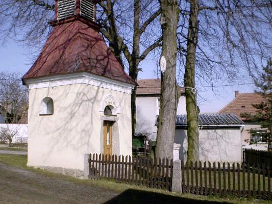 Popis architektonicky cenné stavby Nový Telečkov Odunec Nový Telečkov kaple vysvěcená 28. října 1832, zasvěcená Panně Marii.