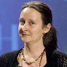 Víkendová mezihra Sobota, čtvrt na devět ráno, pološero, devět stupňů Celsia. Milada Vávrová přichází v plné síle na autobusové nádraží. Ilona už stojí na smluveném místě, je to stejné jako předloni.