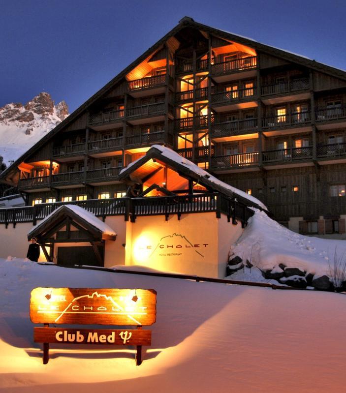 Vítejte v Club Med Méribel le Chalet Praktické informace Úroveň komfortu: 4* Umístění: Allues Valley, Francie Lyžařská oblast: Les 3 Vallées Nadmořská výška: 1,700m