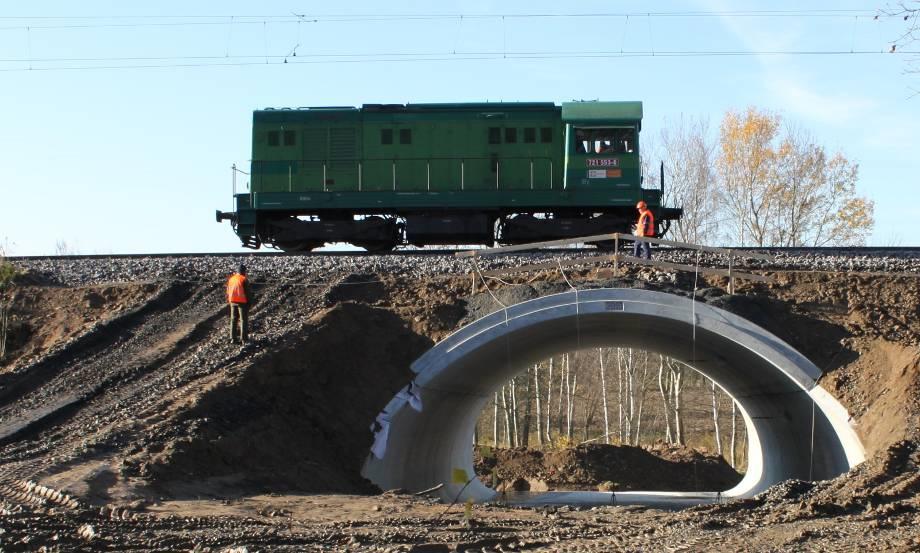 TVR USPOŘÁDÁNÍ PREFBRKOVNÝCH KENBOVÝCH KONSTRUKCÍ Prfabrikované klnbové konstruk jsou typiky tvořny několika prfabrikovanými sgmnty, ktré po sstavní vytvoří jdn prstn konstruk.